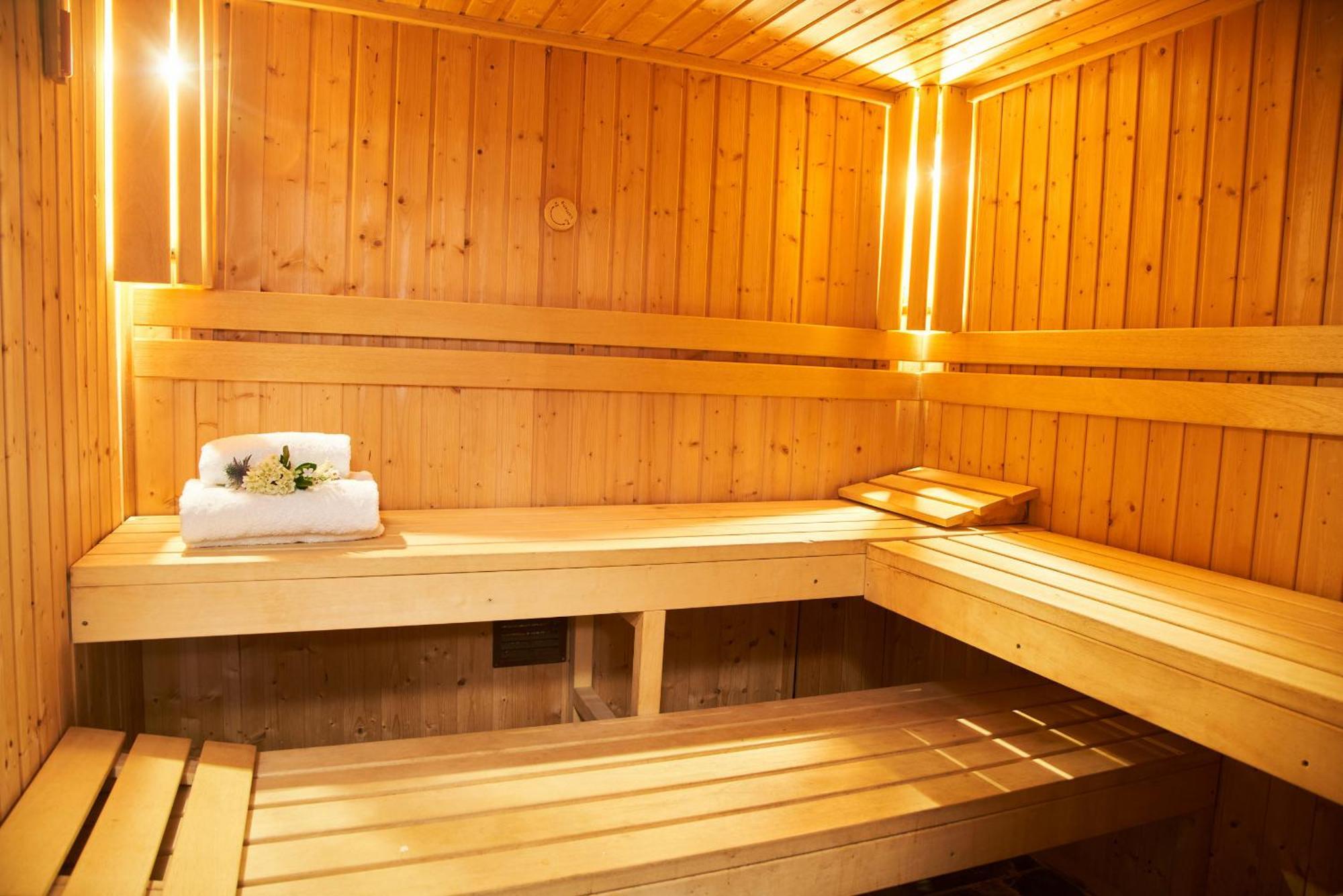 Swifts Return - Apartment With Hot Tub, Sauna And Indoor Pool 埃克塞特 外观 照片