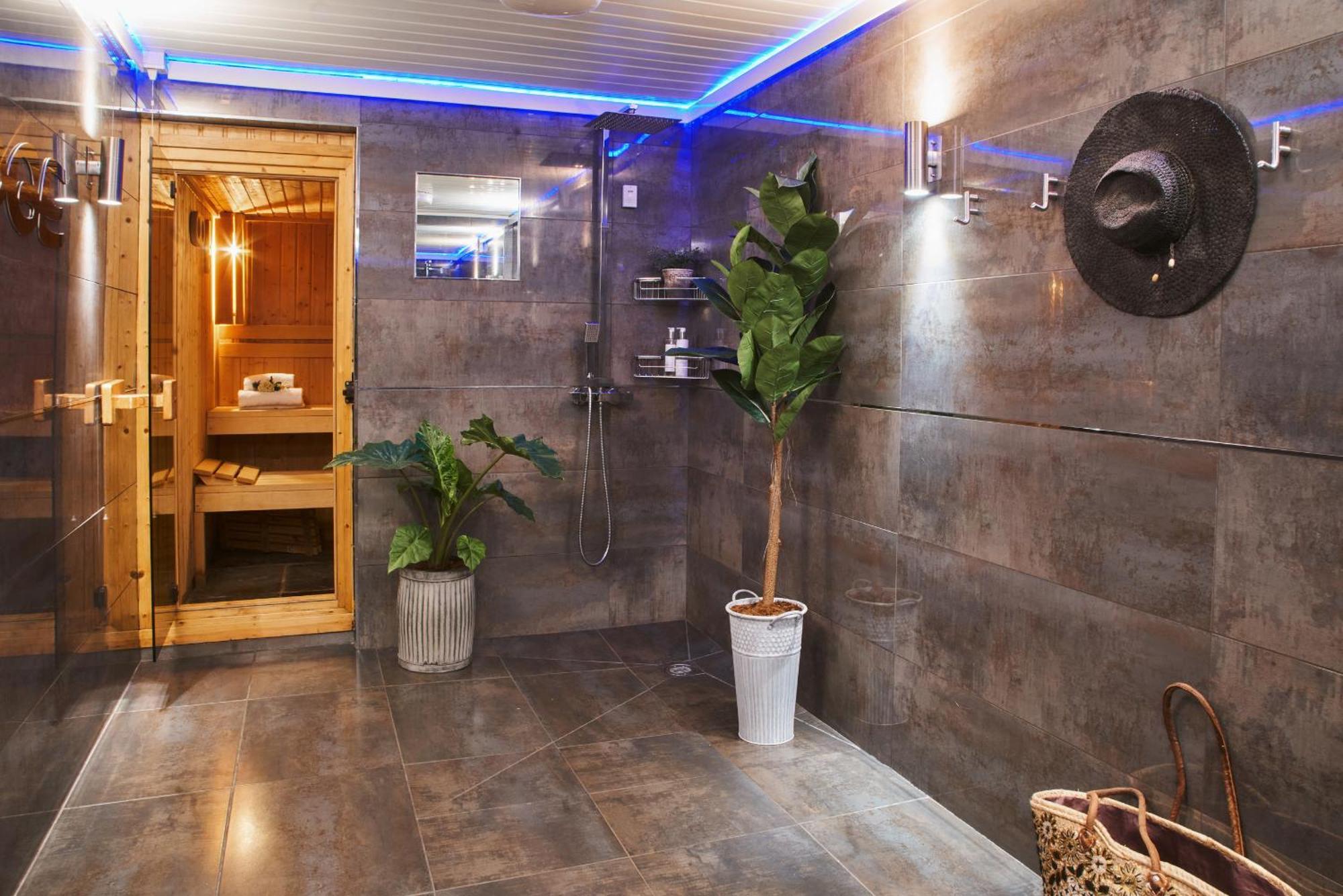 Swifts Return - Apartment With Hot Tub, Sauna And Indoor Pool 埃克塞特 外观 照片